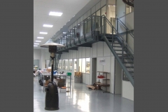 Mamparas y divisiones de oficina y despachos para altillos en Barcelona