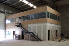 Mamparas y divisiones de oficina y despachos para altillos en Barcelona