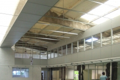 Mamparas y divisiones de oficina y despachos para altillos en Barcelona