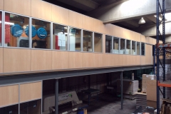 Mamparas y divisiones de oficina y despachos para altillos en Barcelona